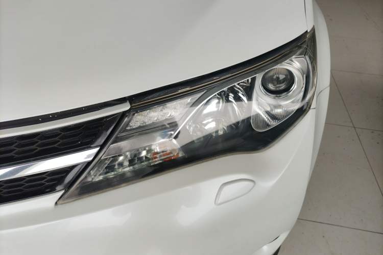 Used Toyota RAV4 2015 2.5L Automatic 4x4 Elite Edition
