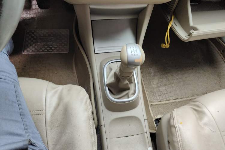 Used Nissan Sylphy 2012 Classic 1.6XE Manual Comfort Edition Gear Lever