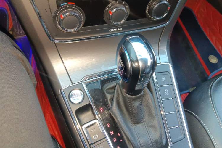 Used Volkswagen Passat 2017 1.8TSI DSG Government Procurement Version (CEA Engine) Gear Lever