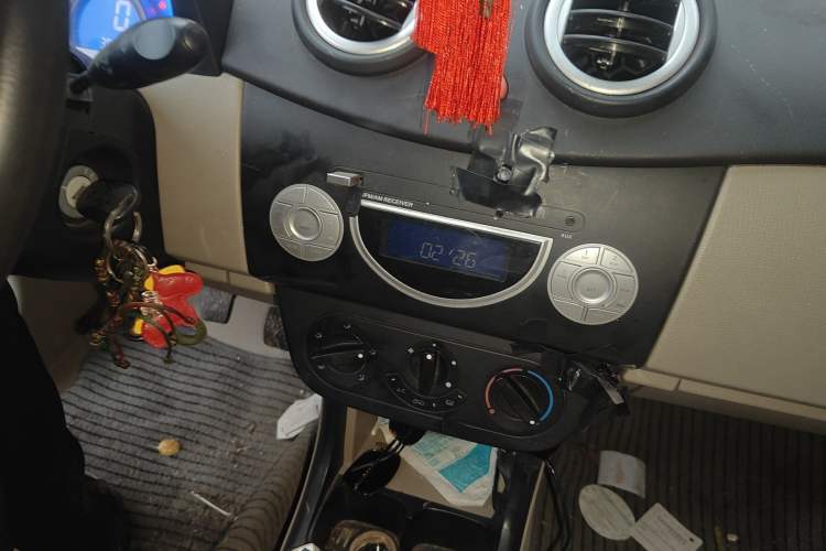 Used Lifan Auto 320 2012 Champion Edition 1.3L Manual CoolDrive Model Audio And AC Panel