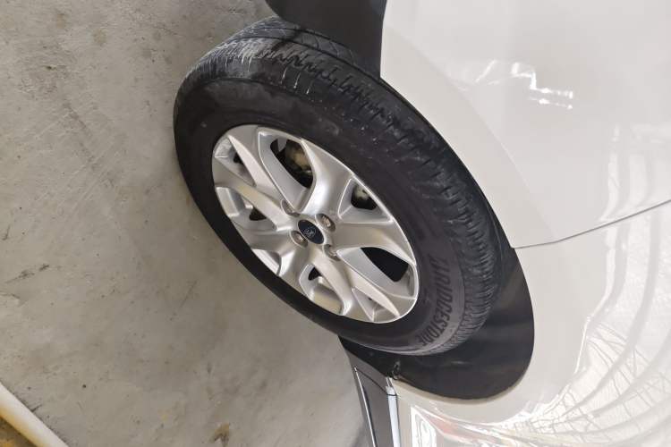 Used Ford EcoSport 2013 1.5L Automatic Fashion Model