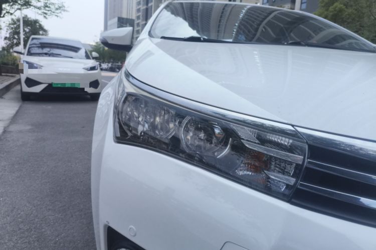 Used Toyota Corolla 2014 1.6L CVT GL-i Leather Edition Right Front Headlight