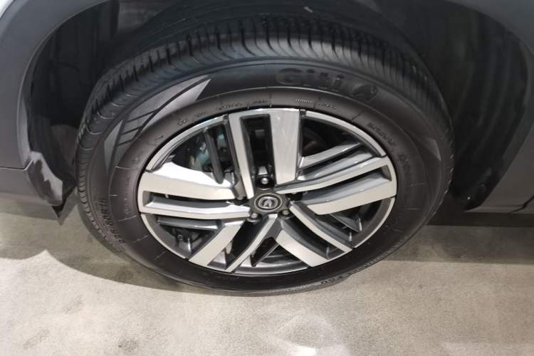 Used CHANGAN CS75 2022 Blue Whale Edition 1.5T DCT Luxury Model Left Front Wheel Hub