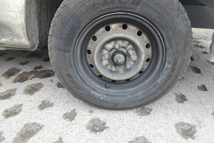 Used Jinbei Hiace 2011 2.0L Sixth-Generation Classic Standard 4G20D4B