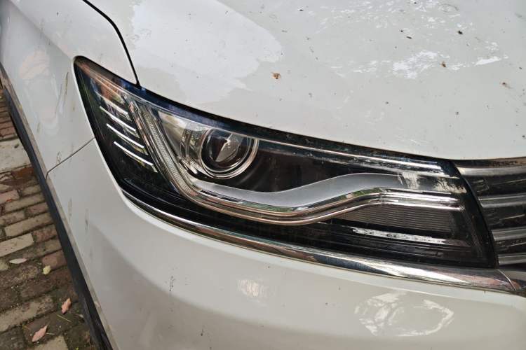Used Roewe RX5 2016 20T Two-Wheel Drive Automatic Flagship Edition Right Front Headlight