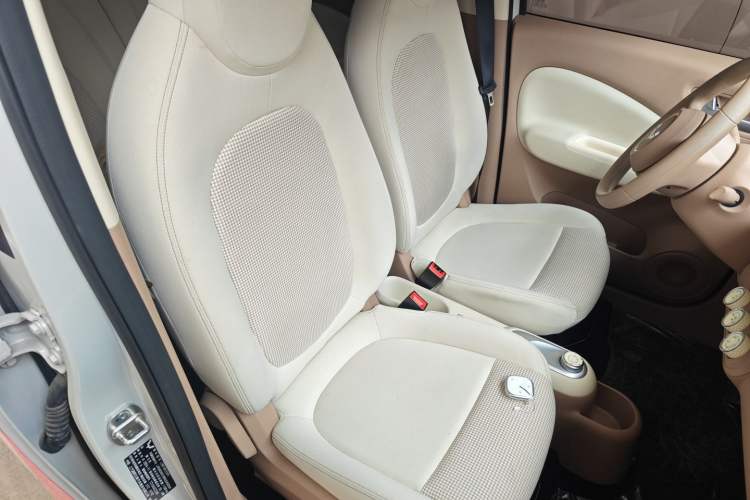 Used Wuling Hongguang MINIEV 2025 Four-Door Version Premium Edition Right Front Seat