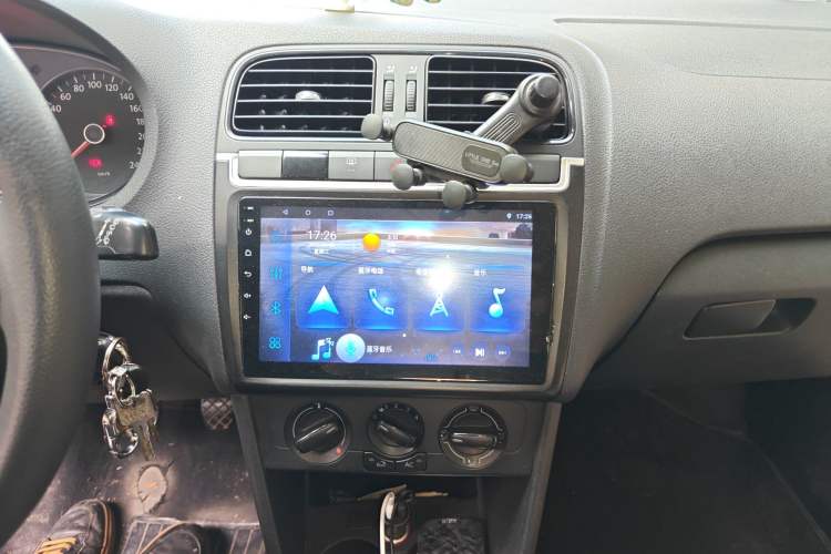 Used Volkswagen Polo 2011 1.4L Manual ZhiLe Edition Audio And AC Panel