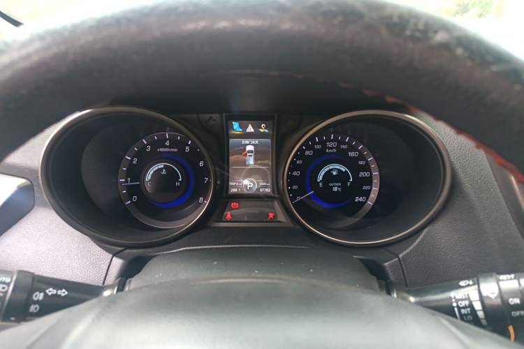 Used CHANGAN CS75 2014 1.8T Automatic Elite Model China IV Standard
