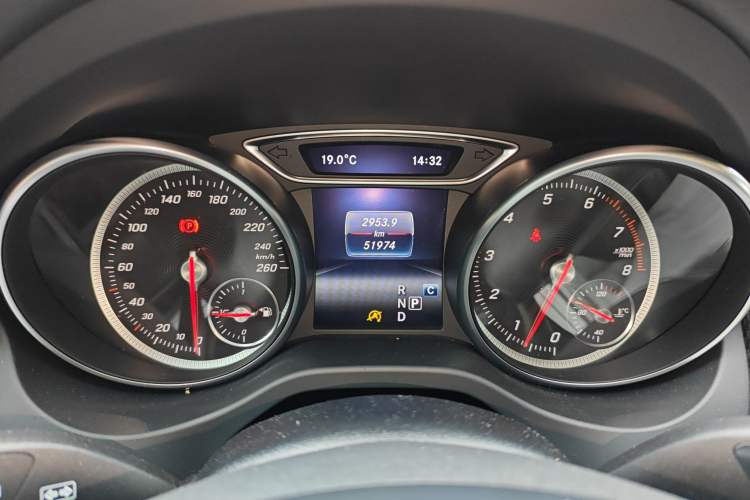 Used Mercedes-Benz GLA 2018 GLA 200 Sport Edition Odometer Close Up