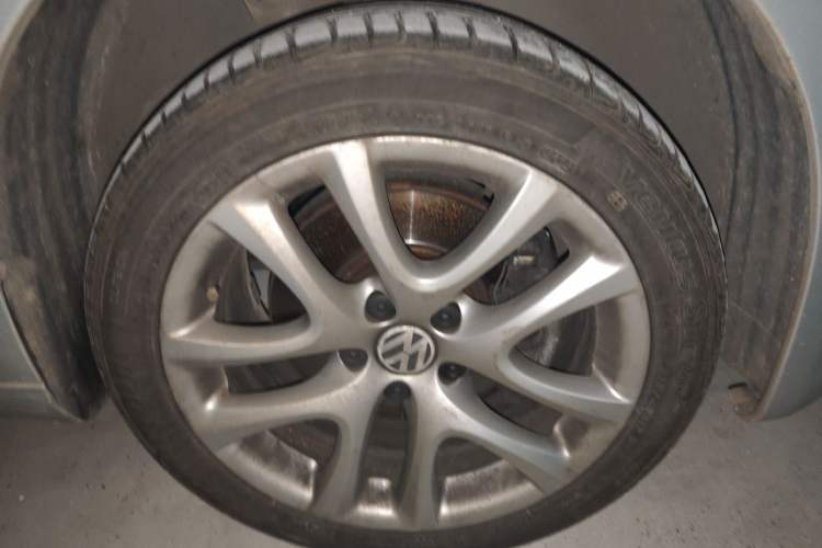 Used Volkswagen Scirocco 2010 2.0 TSI Luxury Edition Right Front Wheel Hub
