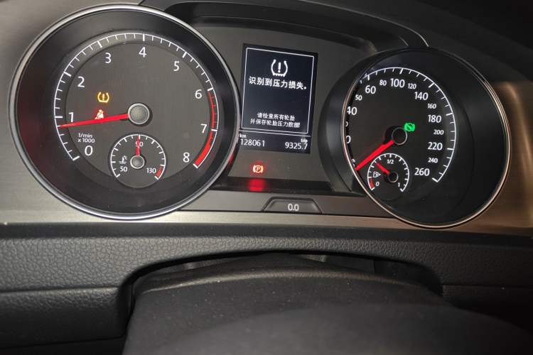 Used Volkswagen Golf 2016 230TSI Automatic Comfort Version
