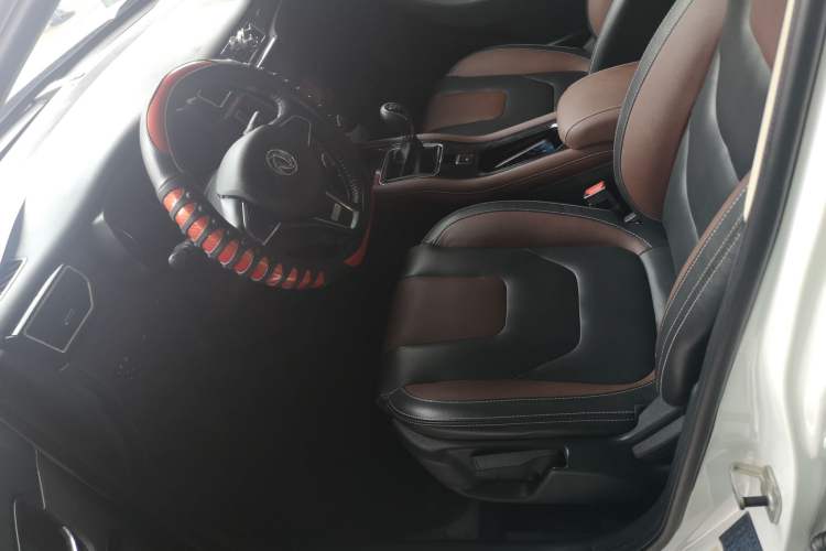 Used Dongfeng Fengon 580 2017 1.5T Manual Luxury Model Left Front Seat