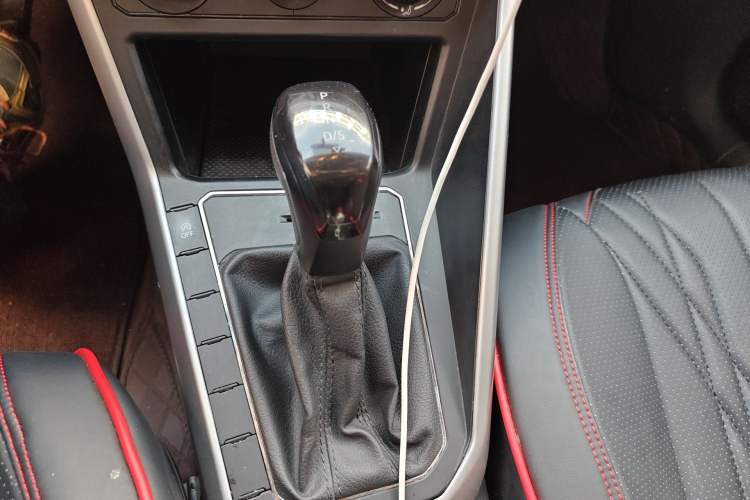 Used Volkswagen Polo 2023 Plus 1.5L Automatic Enjoy-the-Moment Edition Gear Lever