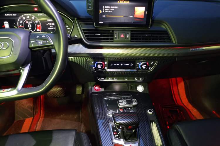 Used Audi Q5L 2018 45 TFSI Prestige Sport China V Audio And AC Panel