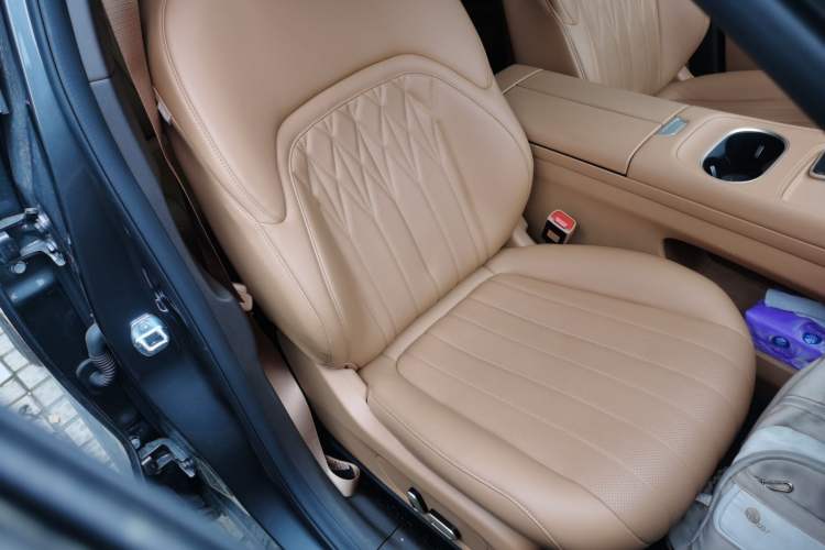 Used Dongfeng Aeolus L8 2025 Model 112KM Dream Edition Right Front Seat