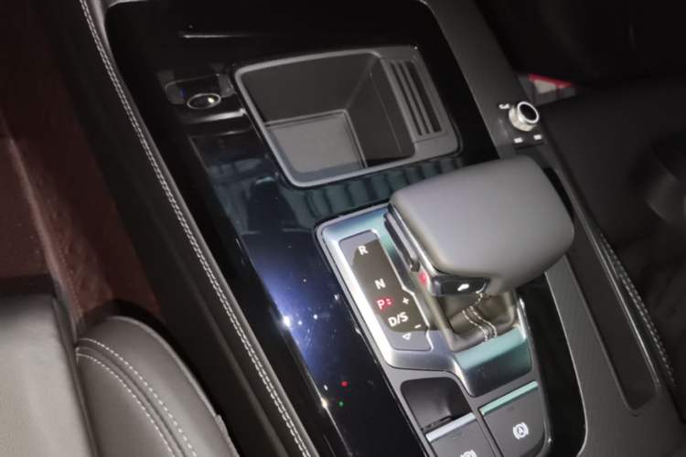 Used Audi Q5L 2023 40T Luxury Dynamic Model
