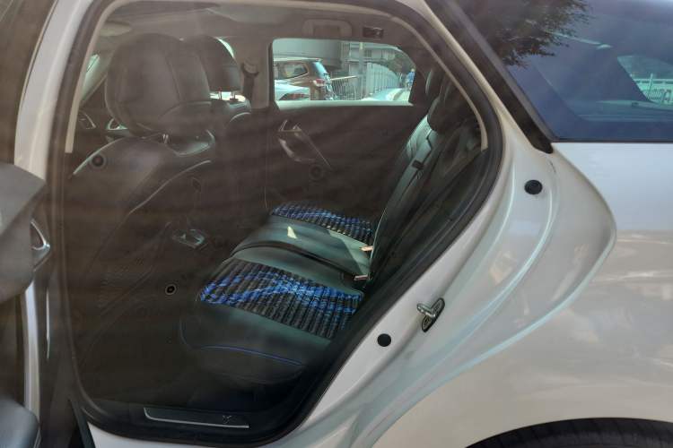 Used DS 5 2015 1.6T Luxury Edition THP160 Left Rear Seat