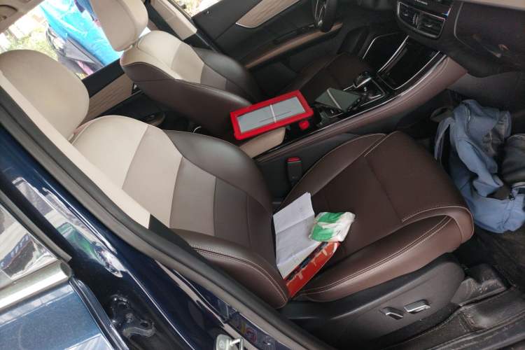 Used BYD Song MAX New Energy 2022 DM-i 105KM Flagship Model Right Front Seat