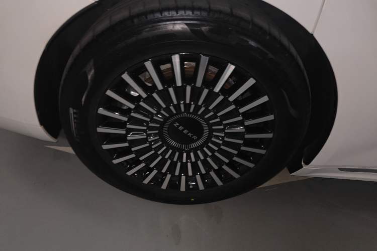 Used Zeekr 009 2024 Six-Seat Executive Version 4WD 108 kWh
