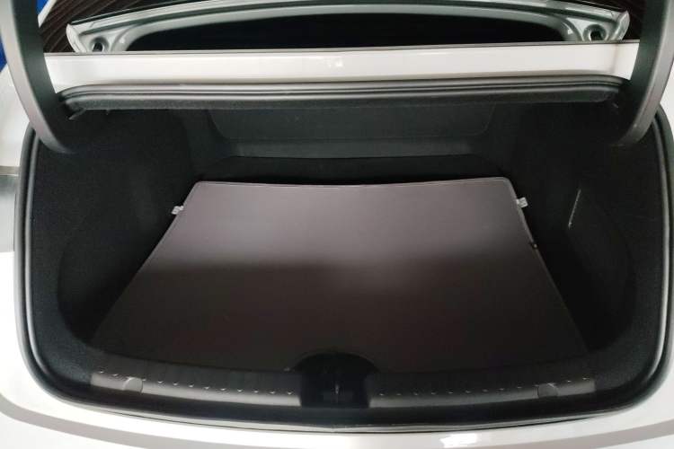 Used Geely Galaxy E8 2025 700 km Long-Range Intelligent Driving Version