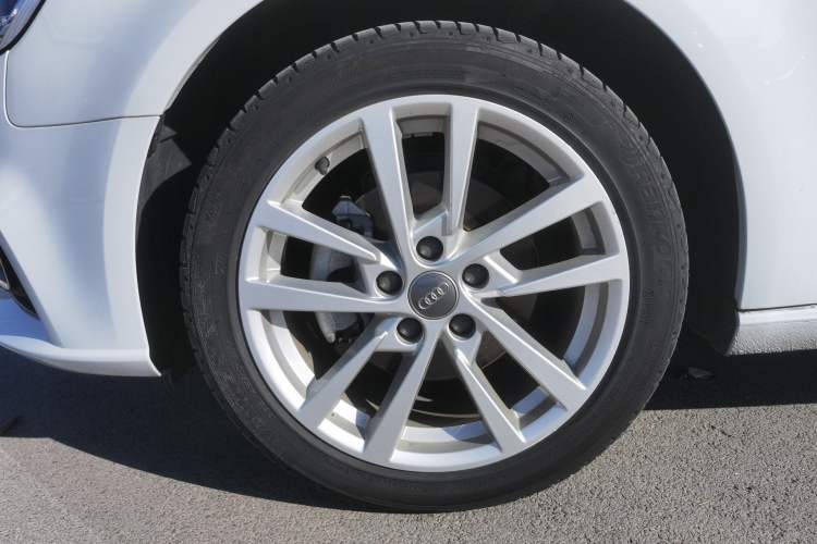 Used Audi A3 2020 Sportback 35 TFSI Ambition China VI Left Front Wheel Hub