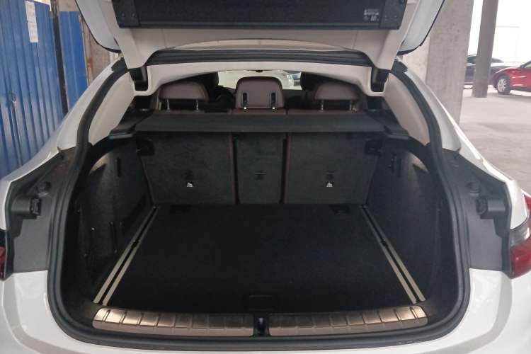 Used BMW X4 2021 xDrive 25i M Sport Package Trunk