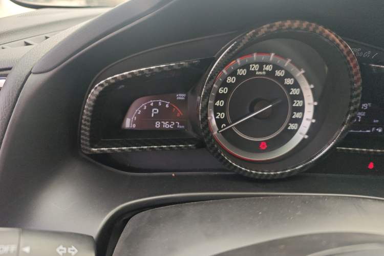 Used Mazda 3 Axela 2016 Sedan 1.5L Automatic Comfort Model