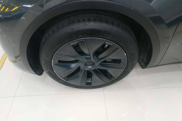 Used Tesla Model Y 2024 Rear-Wheel-Drive Version Left Front Wheel Hub