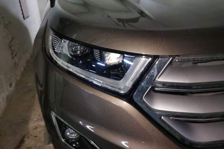 Used Ford Edge 2016 EcoBoost 245 Four-Wheel Drive Titanium Edition 7-Seater
