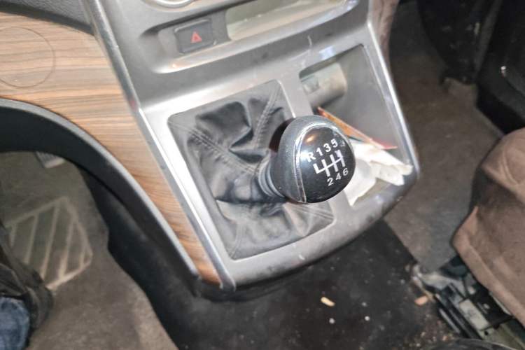 Used FORTHING Lingzhi PLUS 2021 Travel Edition 2.0L Manual Luxury 7-Seater
