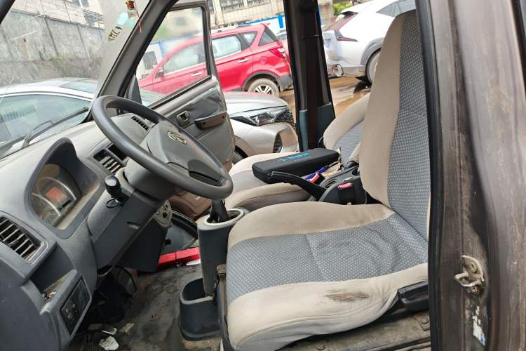 Used BAIC Weiwang 306 2011 1.3L base model 7 seats
