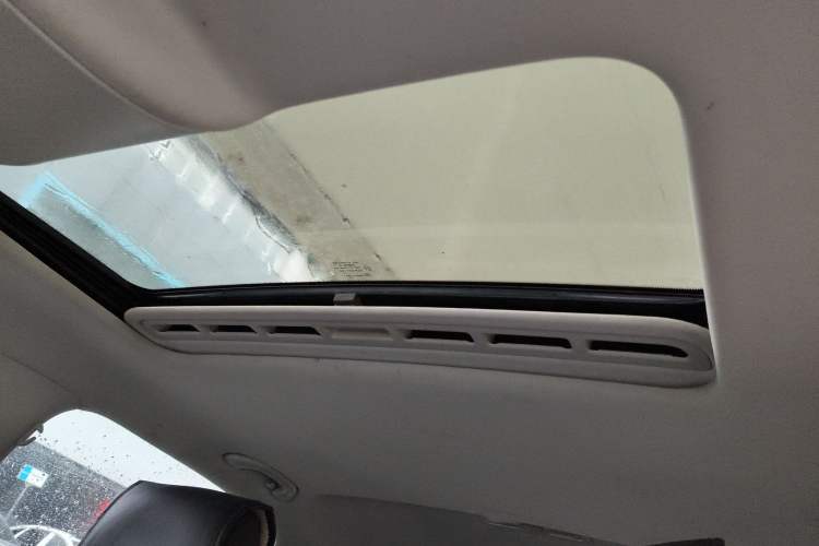 Used Volkswagen Polo 2016 1.6L Automatic Comfort Model
