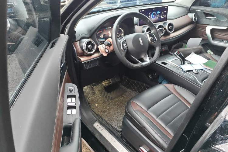 Used Wey VV5 2021 1.5T Two-Wheel Drive Smart Pioneer Driver Seat