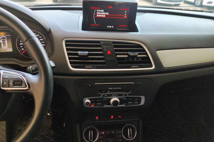 Used Audi Q3 2018 30th Anniversary Edition 30 TFSI Fashion Model
