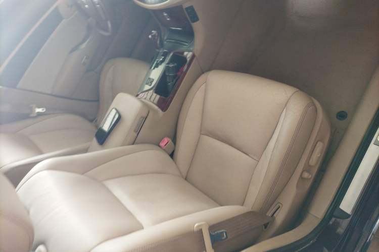 Used Toyota Crown 2012 2.5L Royal Leather Edition