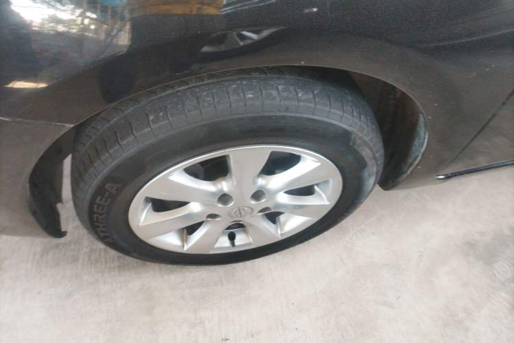 Used Nissan Tiida 2013 1.6L CVT Cool Cafe Edition
