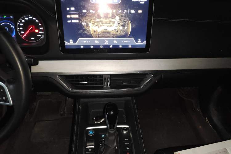 Used BYD Tang 2018 2.0T Automatic Smart Connect Prestige 7-Seater China V Standard Audio And AC Panel