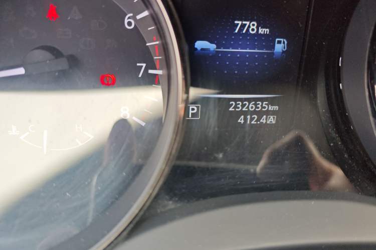 Used Nissan X-Trail 2014 2.5L CVT Luxury Edition 4WD Odometer Close Up