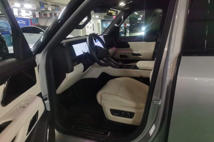 Used Polestones 01 2023 All-Purpose 7-Seater Version
