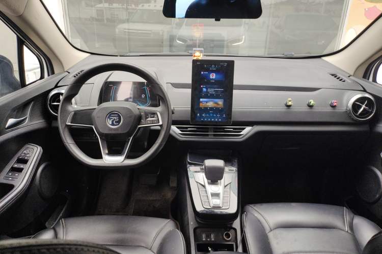 Used BYD Yuan New Energy 2019 EV535 Smart Connect Trendsetting Model
