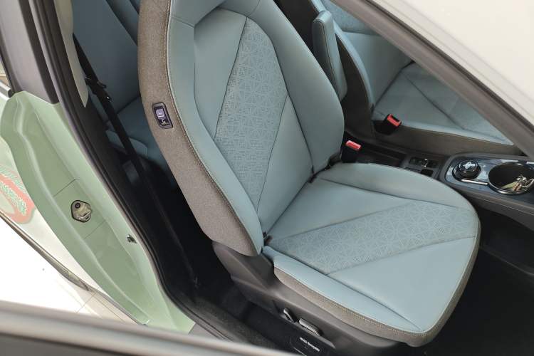 Used Chery New Energy Little Ant 2022 Sweet Pink Edition Half-Sugar Version 3-Cell Lithium 30kW 301km