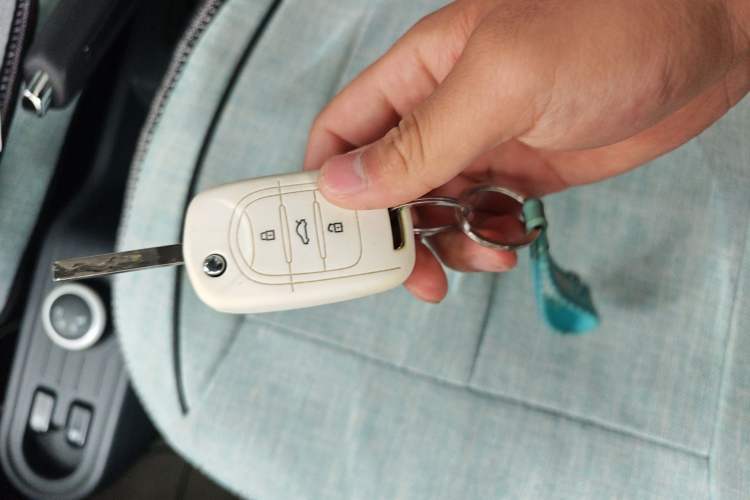 Used Wuling Hongguang MINIEV 2021 Macaron Premium Model – Lithium Iron Phosphate Vehicle Key