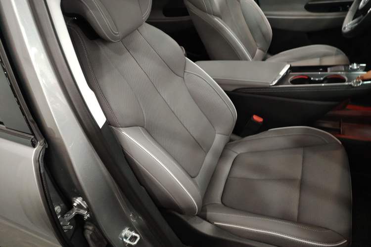 Used Buick E5 2024 Premium Standard-Range Audiovisual Edition