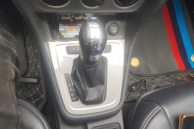 Used Volkswagen Lavida 2013 Revised Classic 1.6L Automatic Fashion Edition