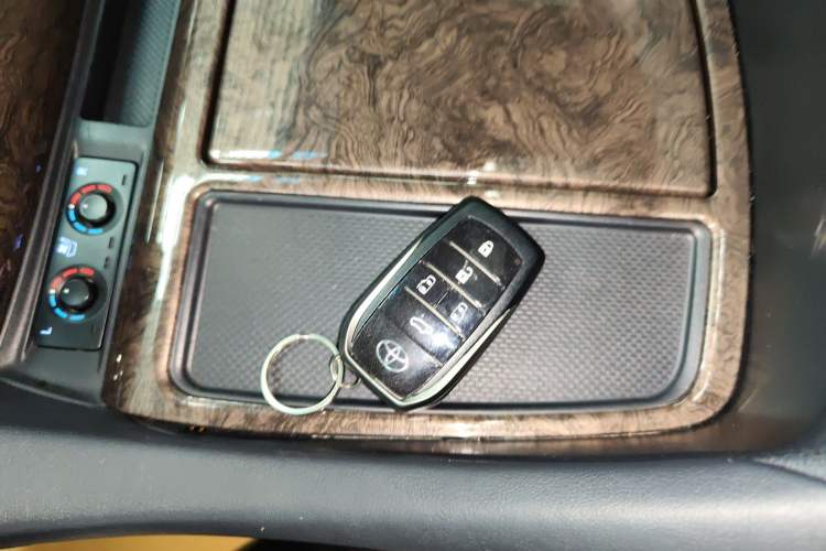 Used Toyota Alphard 2021 Dual-Engine 2.5L Prestige Edition Vehicle Key