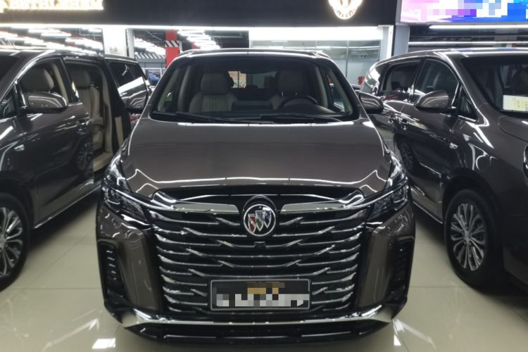 Used Buick GL8 2023 Facelifted Land Cruiser Executive Luxury Version
