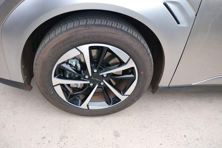 Used AION Y 2025 Plus 510 Zhihao Edition Left Front Wheel Hub