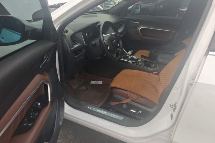 Used Haval H6 2017 Blue Label 2.0T Automatic Two-Wheel Drive Smart Edition Driver Seat