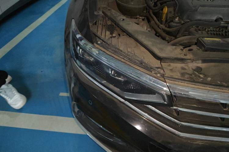 Used Volkswagen Magotan 2020 380TSI DSG Luxury Version Right Front Headlight