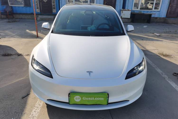 Used Tesla Model 3 2023 Long-Range All-Wheel-Drive Version